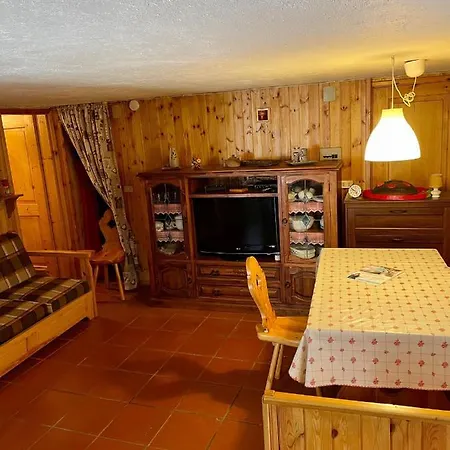 Tipica Casa Di Montagna In Loc. Melignon -