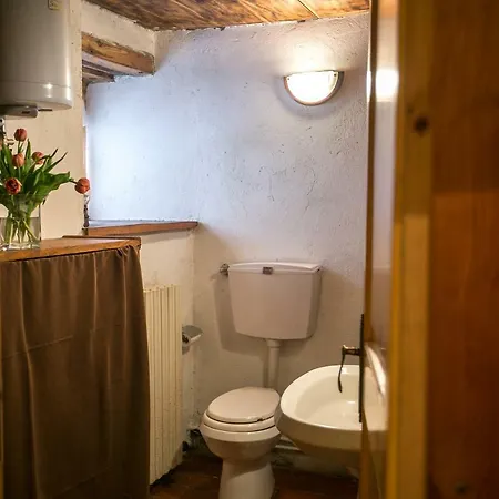 Tipica Casa Di Montagna In Loc. Melignon - Nyaraló