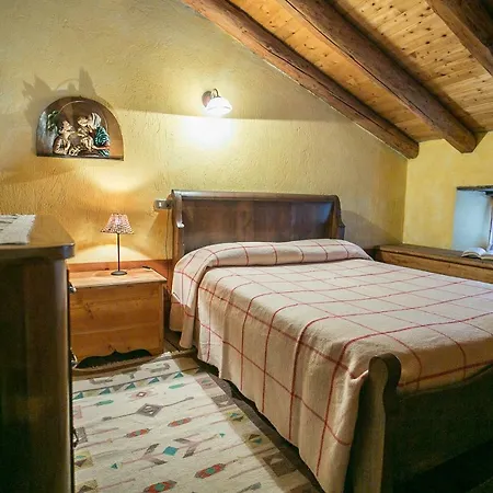 Tipica Casa Di Montagna In Loc. Melignon - Nyaraló *