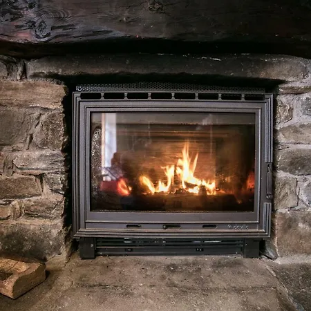 Tipica Casa Di Montagna In Loc. Melignon -