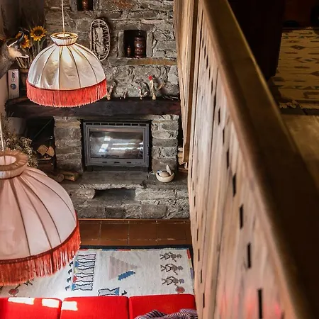Tipica Casa Di Montagna In Loc. Melignon -